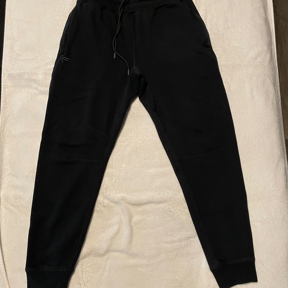 Fabletics Men's Joggers EUC - Picture 1 of 2